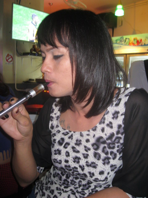 Katy perry smoking.jpg