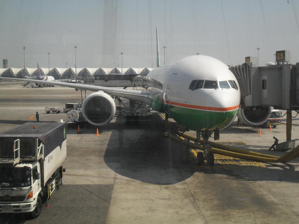 Eva Air BK Airport 5th Jan 2012.jpg