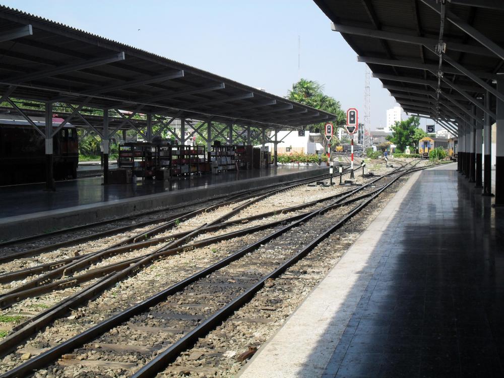 A station on Bangkok out skirts.jpg