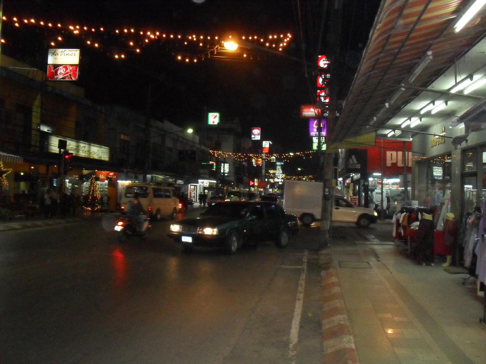 Chiang Rai at night.jpg