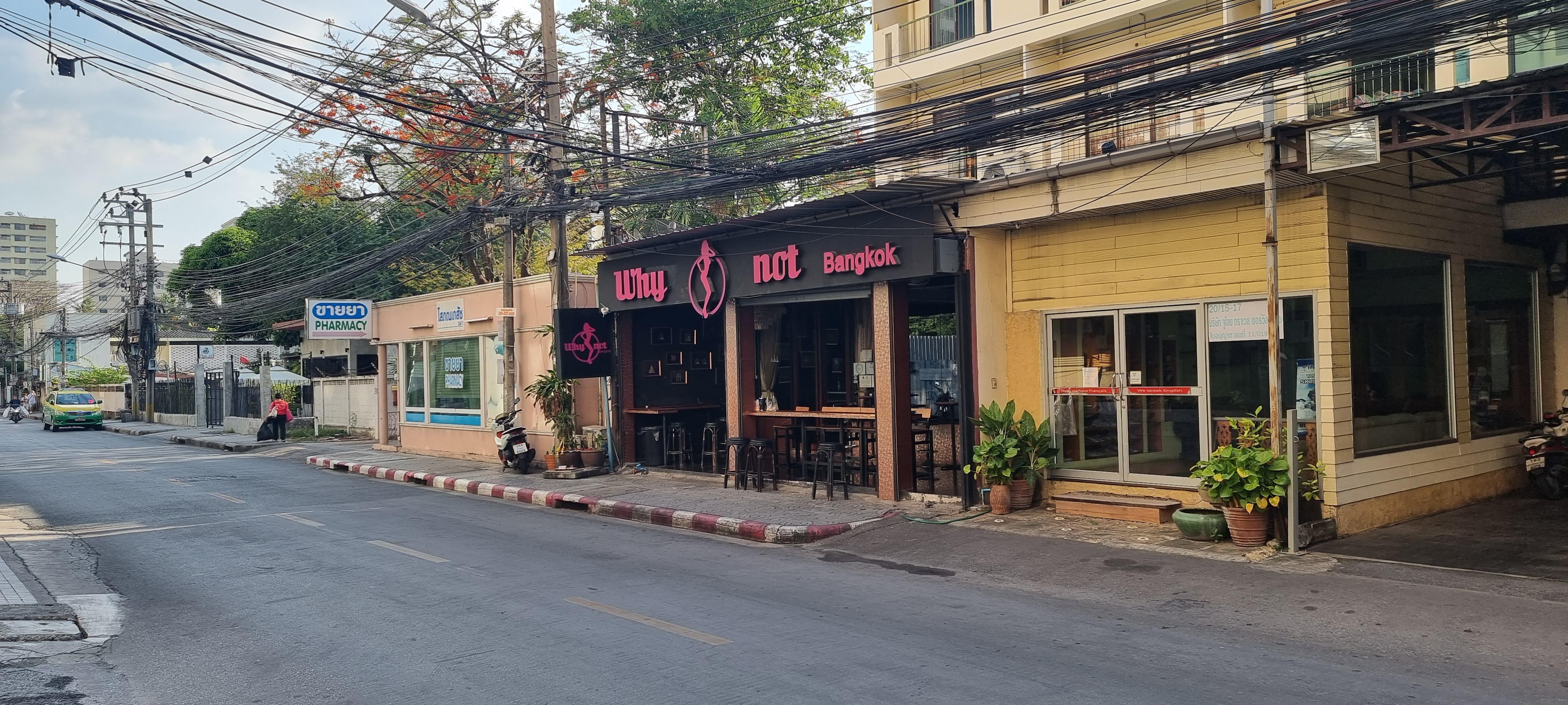 Why Not Bangkok bar