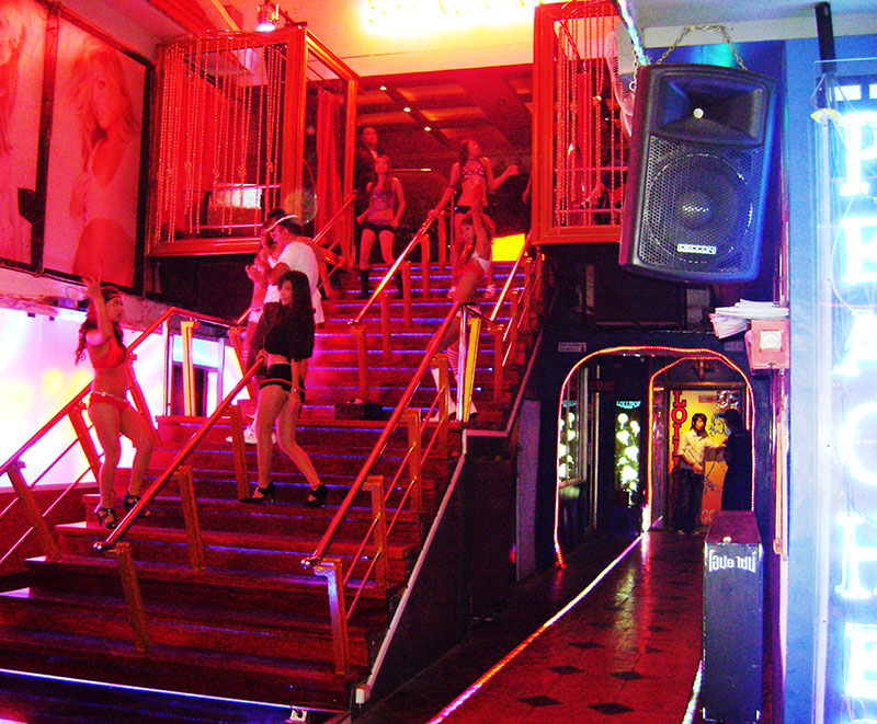 Go-Go-Bar.jpg.bb819e01cca45537761a4faa00f89ceb.jpg